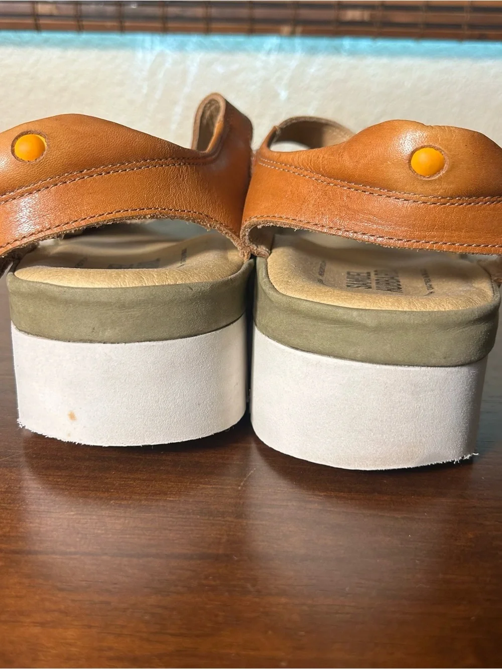 Samuel Hubbard Sandals Size 8.5 Portola T Strap Olive Green Tan Leather Platform